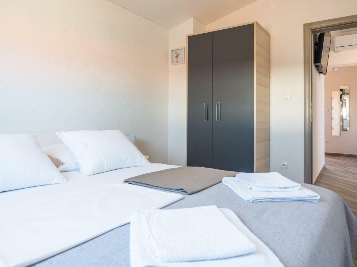 Apartment ˝Soleil˝ Vir Luaran gambar