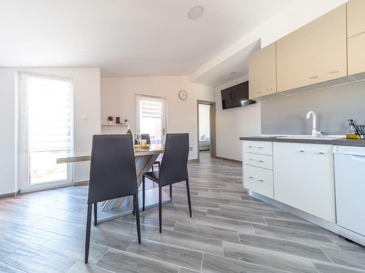 Apartment ˝Soleil˝ Vir Luaran gambar